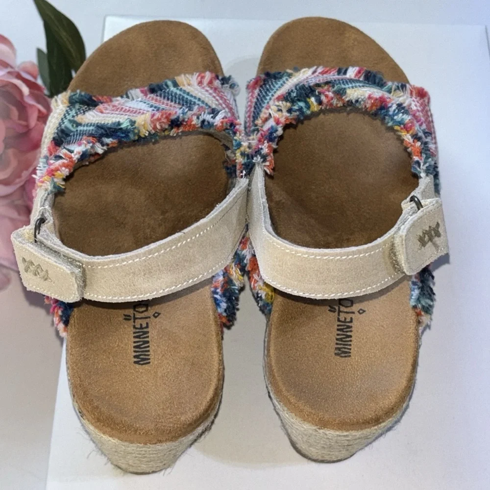 Espadrille Size 8 Minnetonka BREEZE MULTI LAREDO FABRIC Size8 Box Beach Vibes